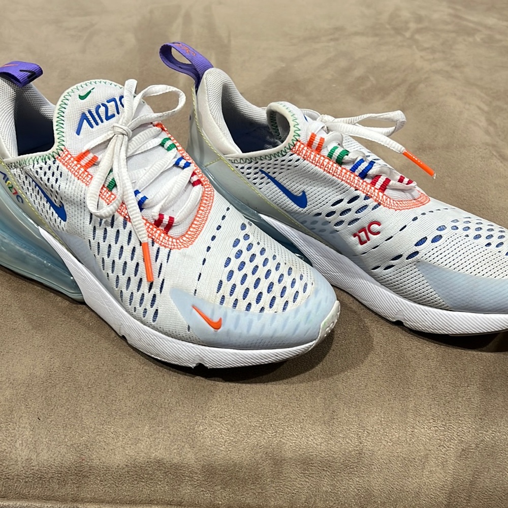Airmax 270 size 4 Y good condition